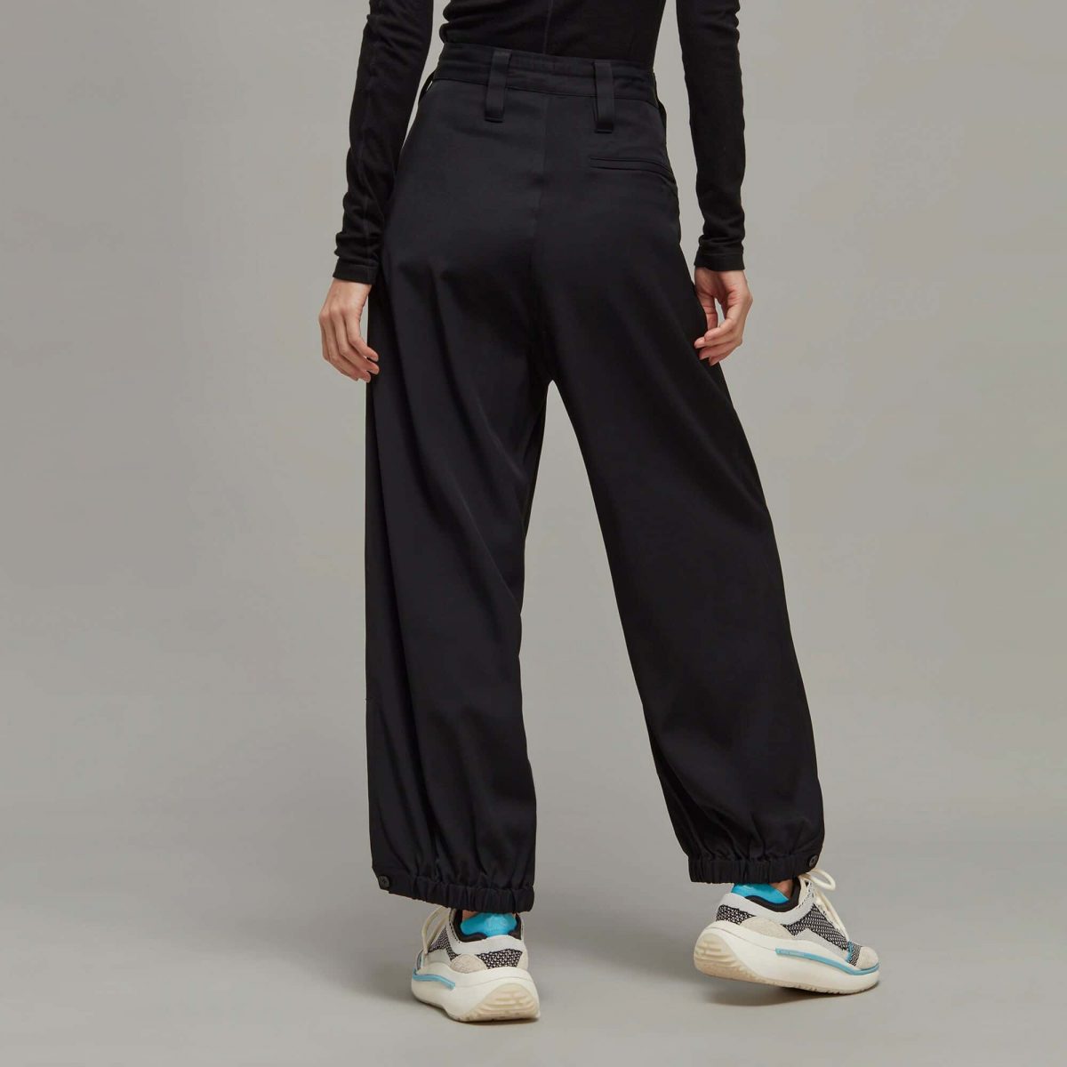 Женские брюки adidas ELEGANT WOVEN CARGO PANTS