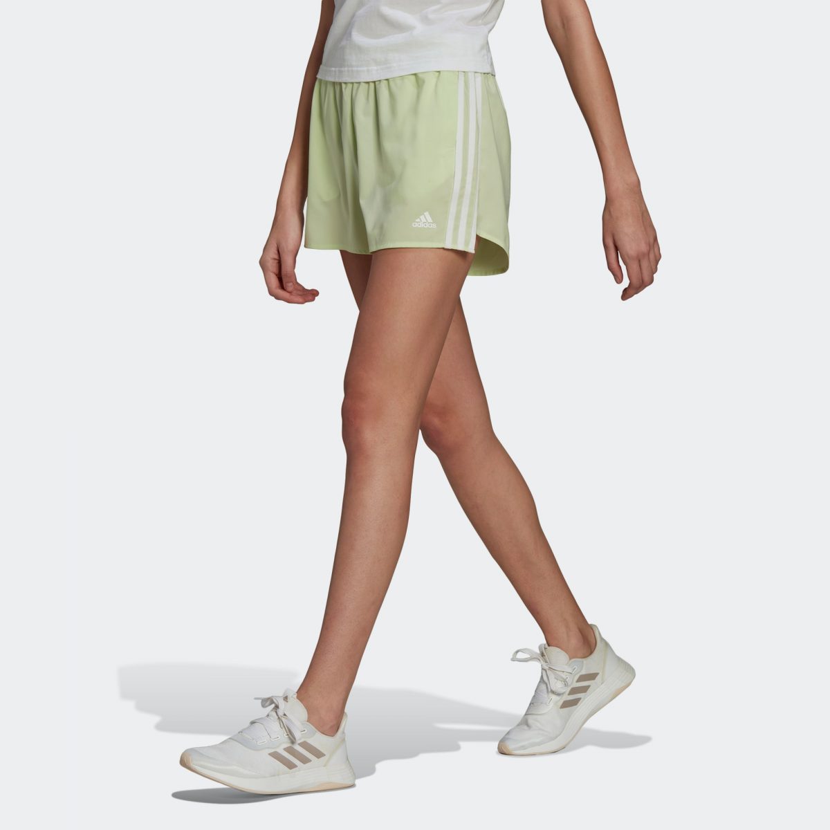 Женские шорты adidas PRIMEBLUE DESIGNED 2 MOVE SHORTS фото