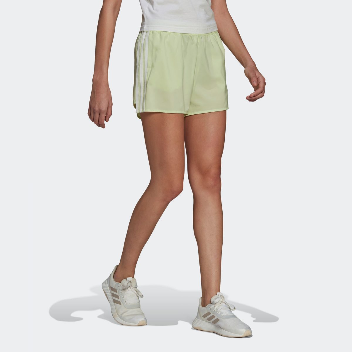 Женские шорты adidas PRIMEBLUE DESIGNED 2 MOVE SHORTS