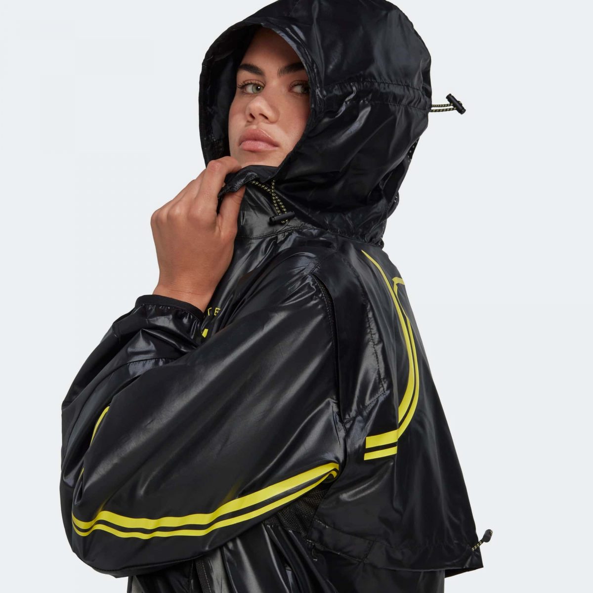 Женская куртка adidas TRUEPACE RUNNING JACKET фотография