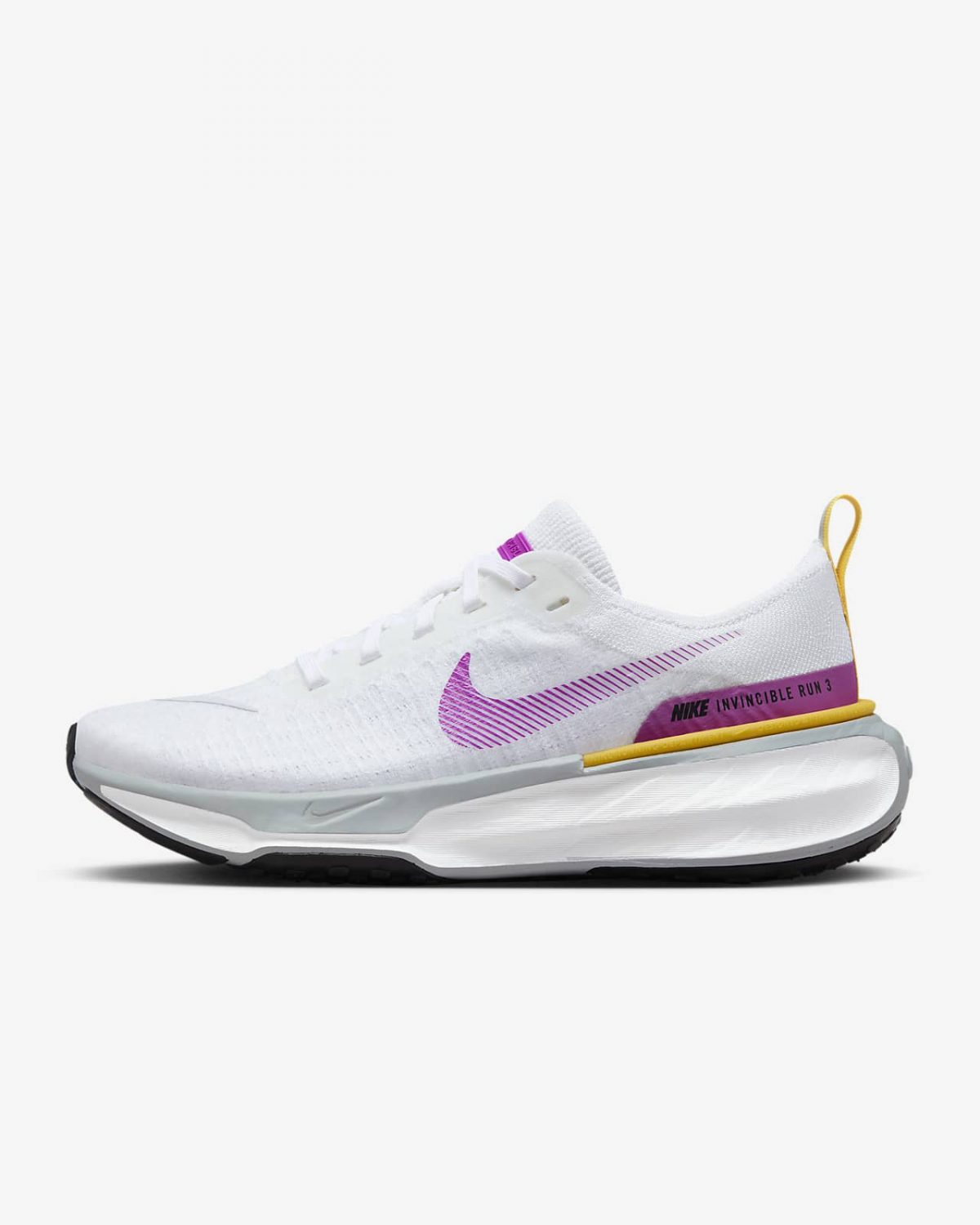 Женские кроссовки Nike Invincible 3 белые фото