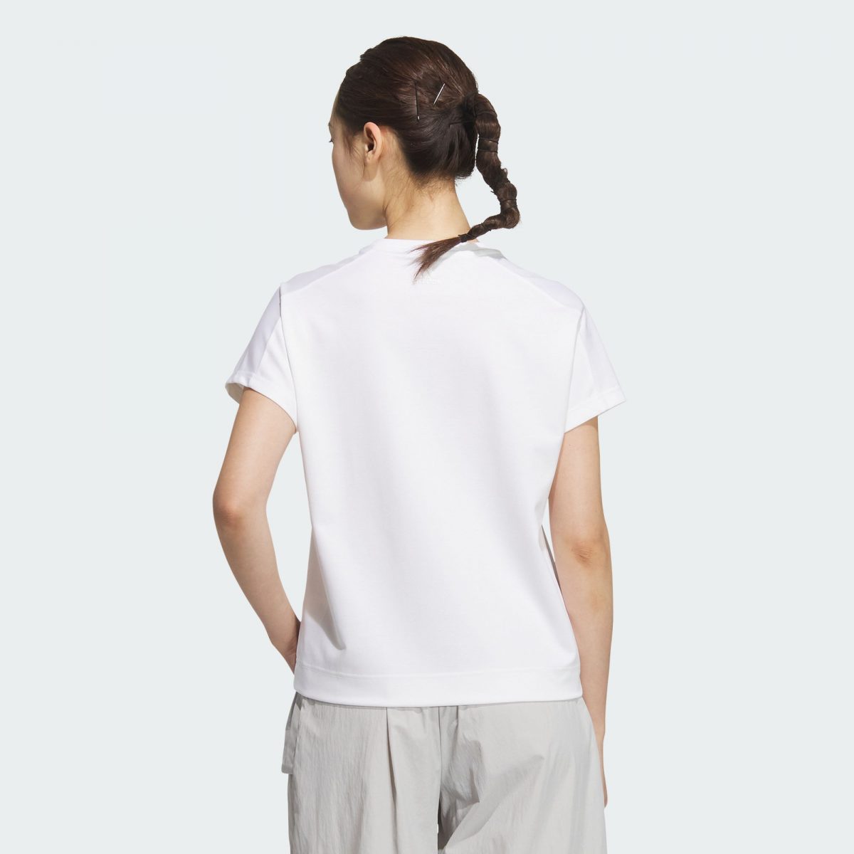 Женская футболка adidas GRAPHIC DESIGN T-SHIRT фотография