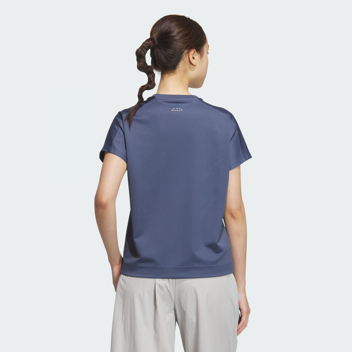 Женская футболка adidas GRAPHIC DESIGN T-SHIRT JD5248 фотография