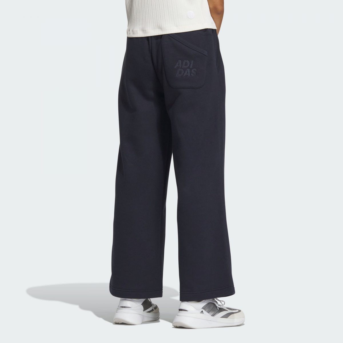 Женские брюки adidas ALL SZN FLEECE WIDE PANTS фотография