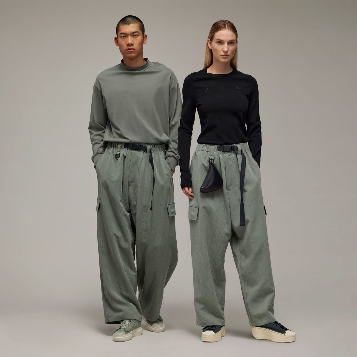 Брюки adidas WIDE CARGO PANTS фото