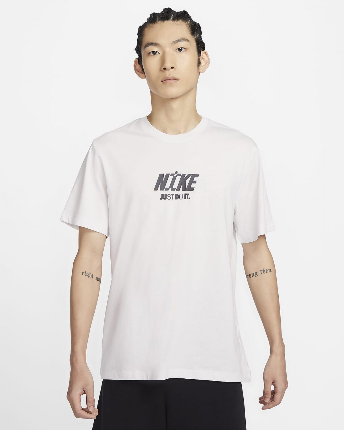 Мужская футболка Nike Sportswear серая фотография