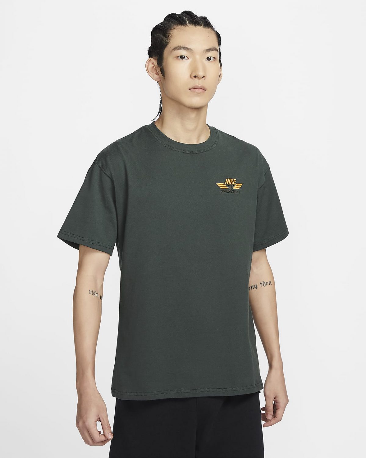 Мужская футболка Nike Sportswear зеленая фотография