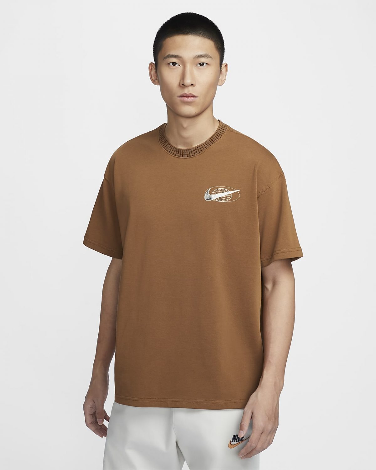 Мужская футболка Nike Sportswear коричневая фото