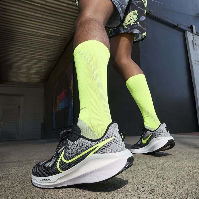 Мужские кроссовки Nike Vomero 17