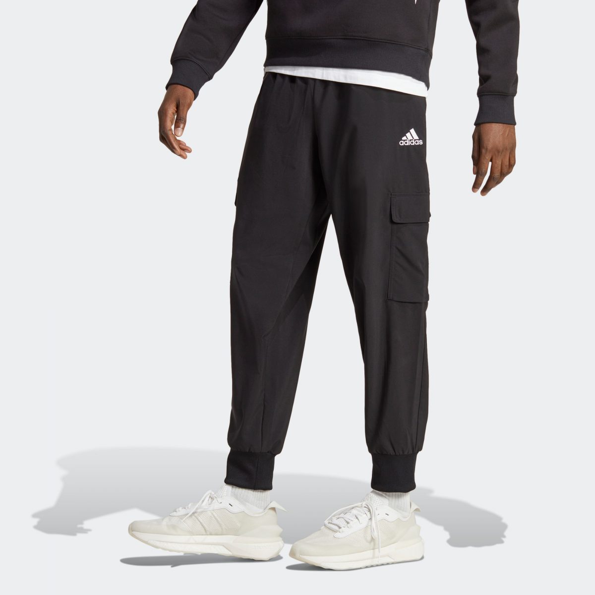 Мужские брюки adidas ESSENTIALS WOVEN CARGO PANTS фотография