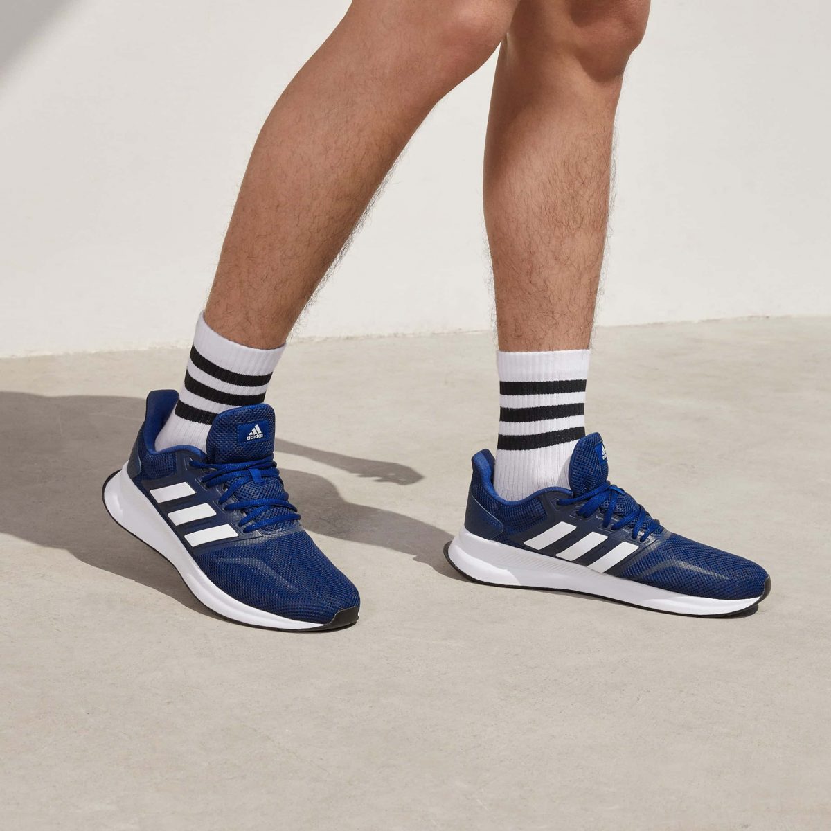 Мужские кроссовки adidas RUNFALCON SHOES фотография
