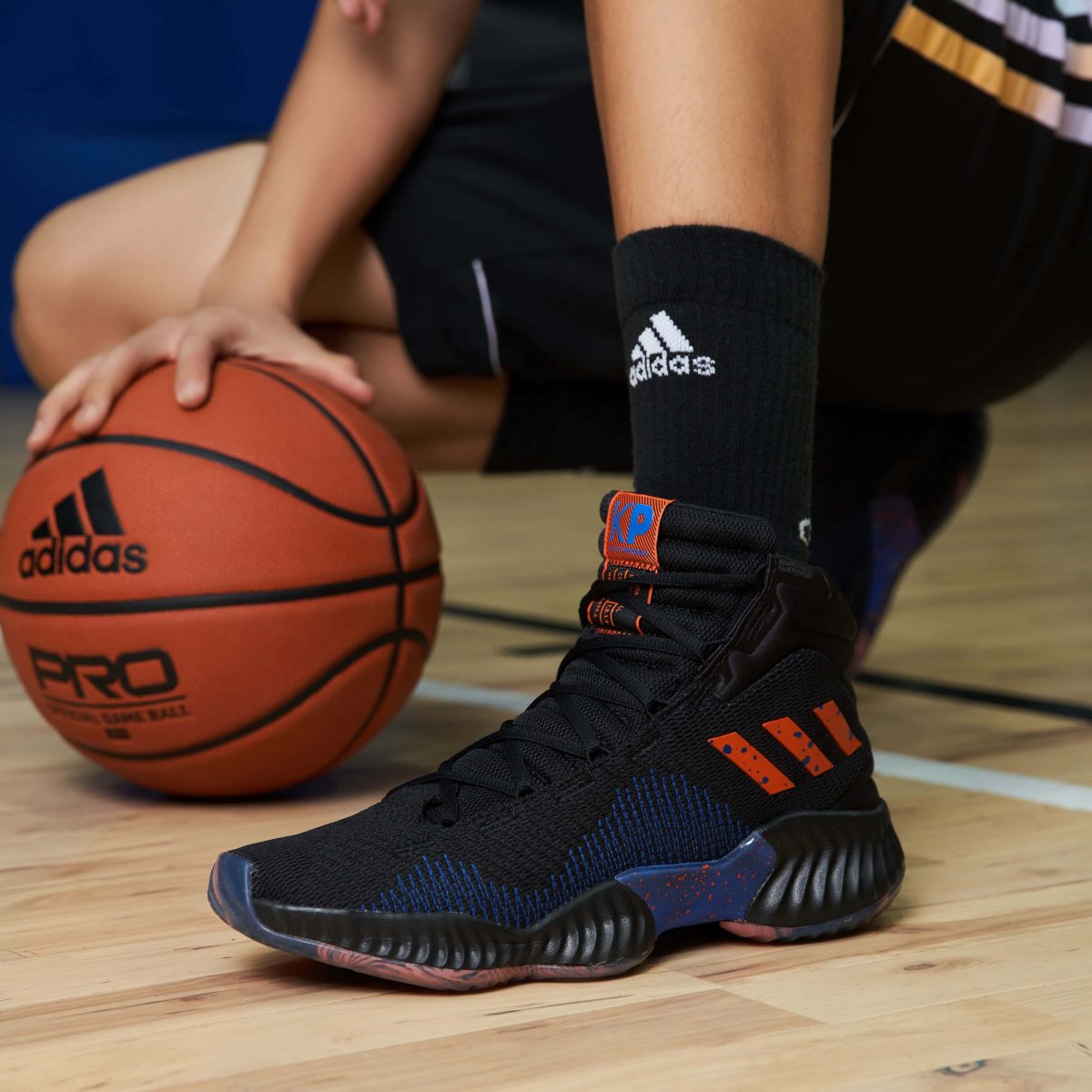 Мужские кроссовки adidas PRO BOUNCE 2018 SHOES фотография