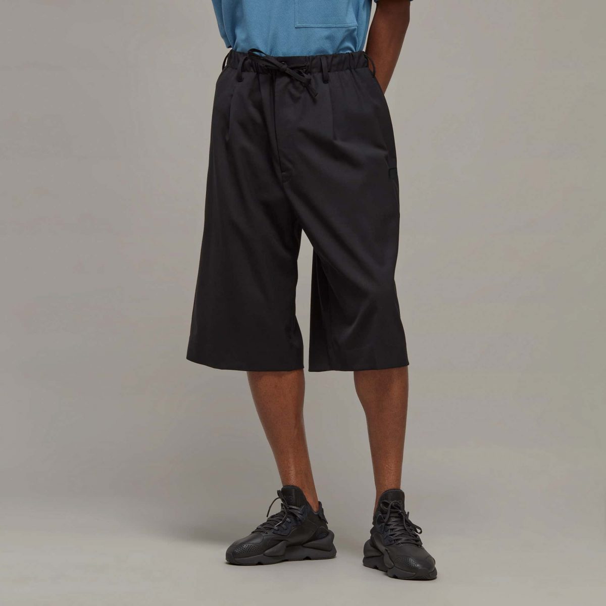 Мужские шорты adidas REFINED WOOL TAILORED SHORTS фото