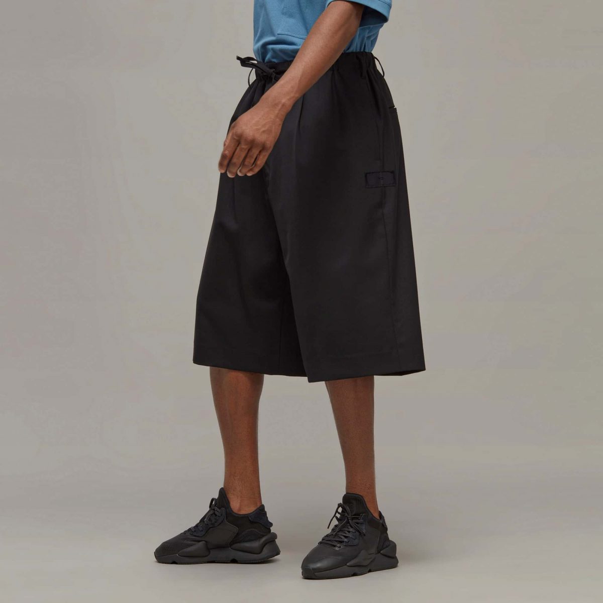 Мужские шорты adidas REFINED WOOL TAILORED SHORTS фотография