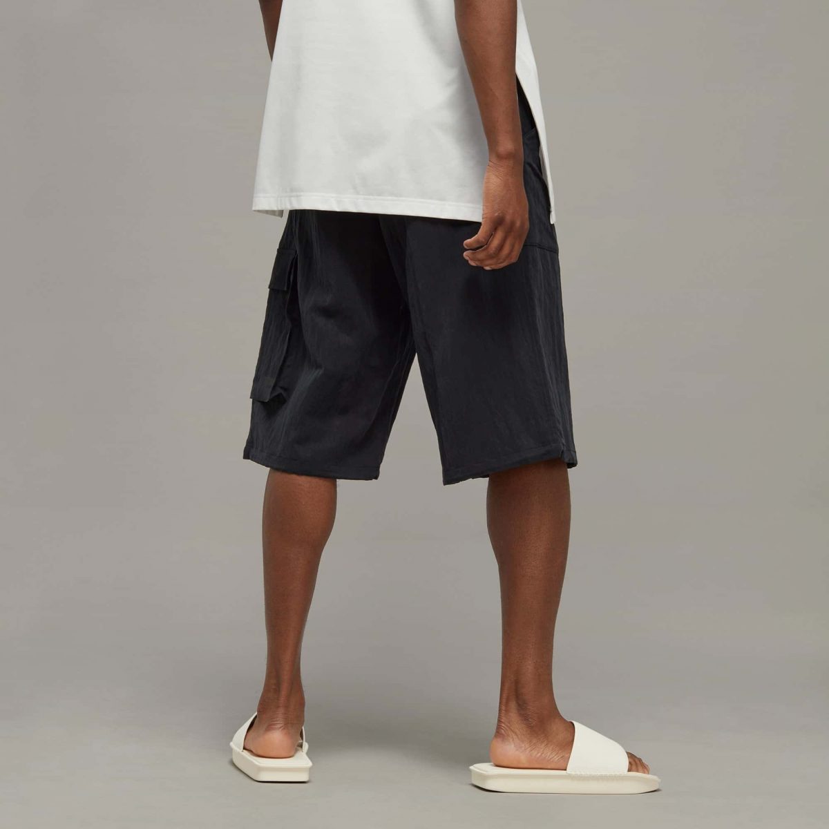 Мужские шорты adidas UTILITY CARGO WOVEN SHORTS