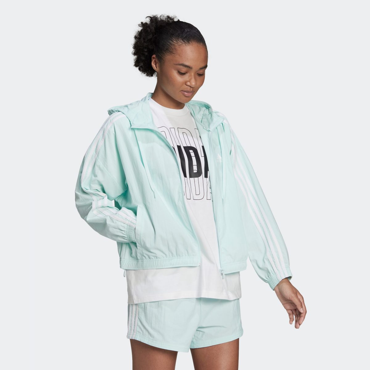 Женская куртка adidas ESSENTIALS REPEAT LOGO WINDBREAKER