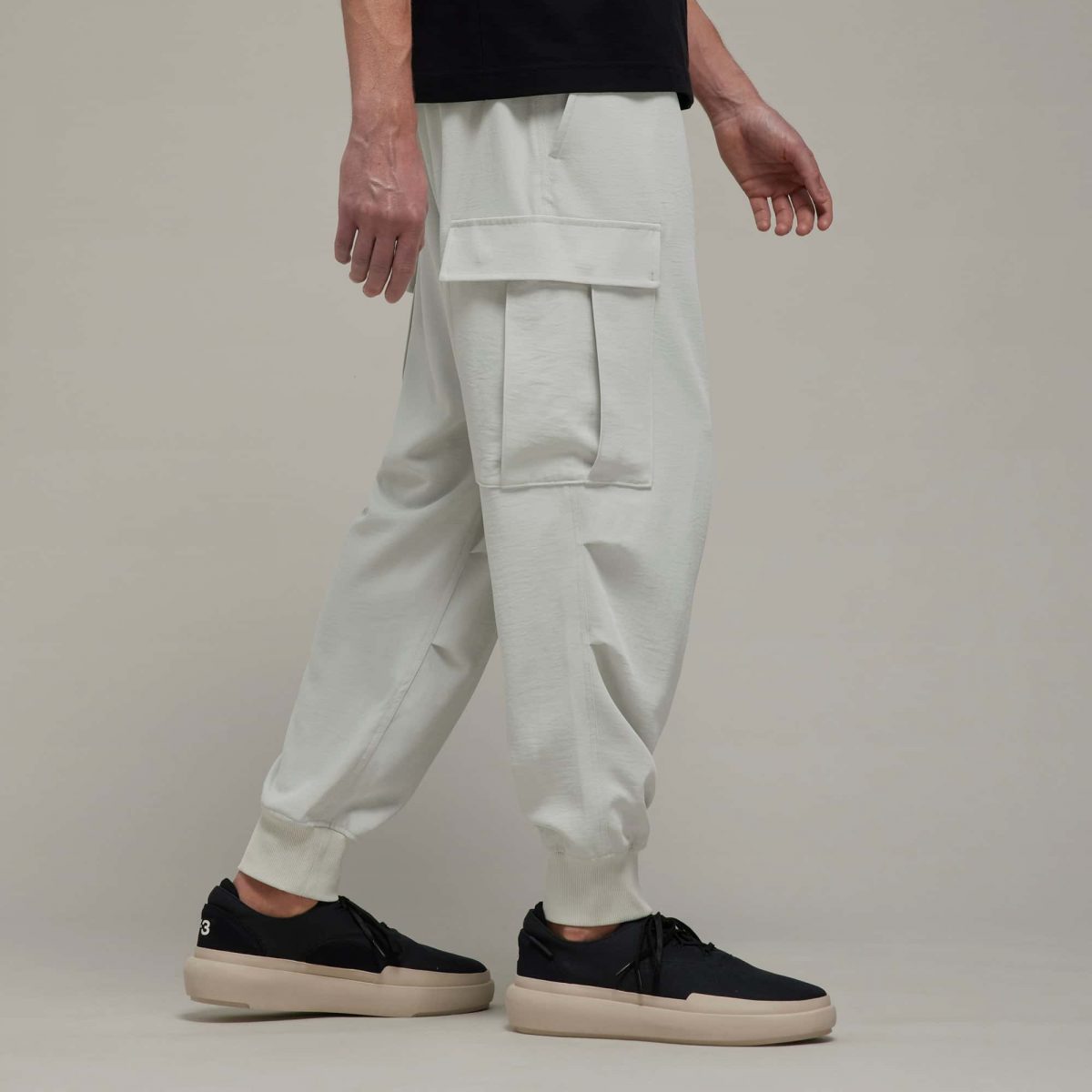 Мужские брюки adidas SPORT UNIFORM CUFFED CARGO PANTS фотография