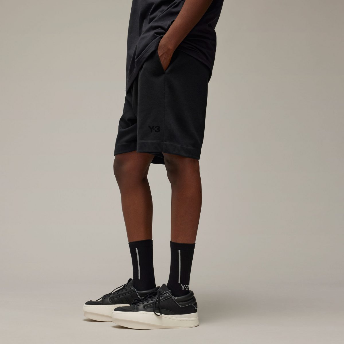 Мужские шорты adidas FRENCH TERRY SHORTS фотография