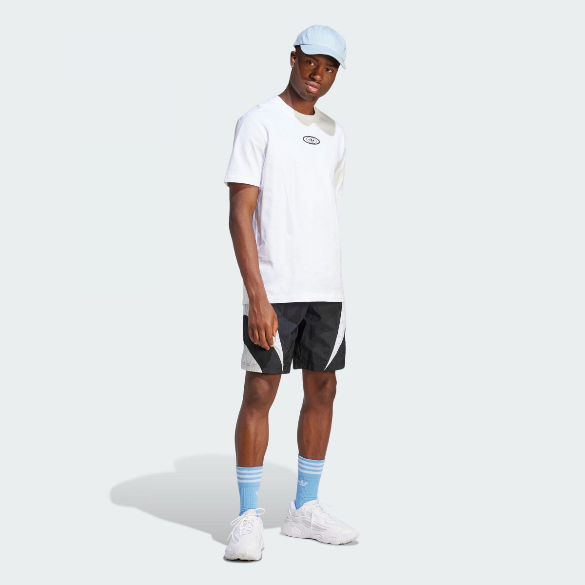 Мужские шорты adidas REKIVE SHORTS Черно-белые