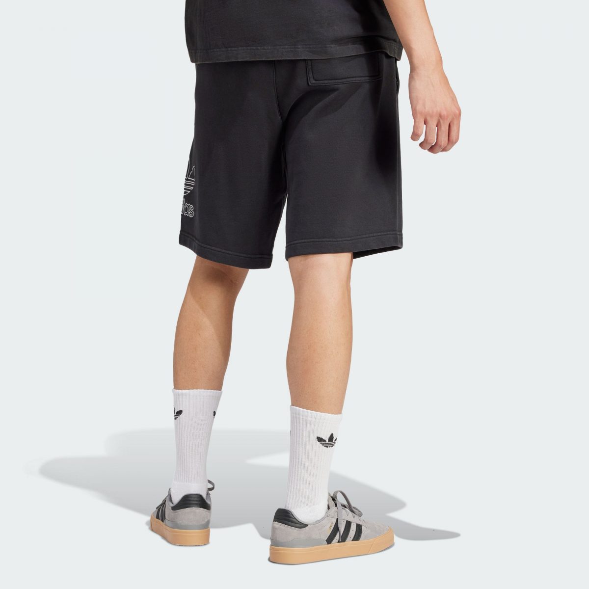 Мужские шорты adidas ADICOLOR OUTLINE TREFOIL SHORTS фотография