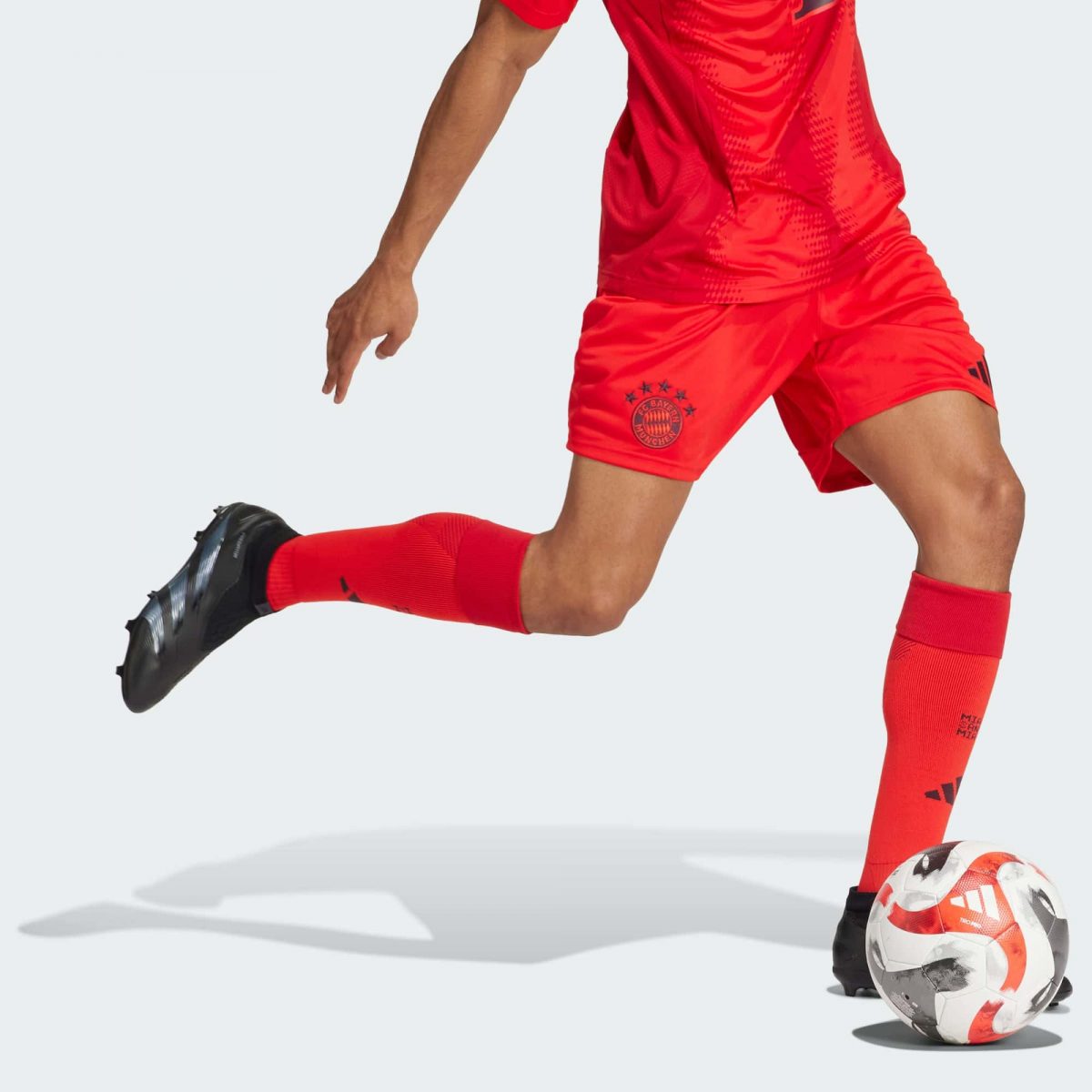 Мужские шорты adidas FC BAYERN 24/25 HOME SHORTS