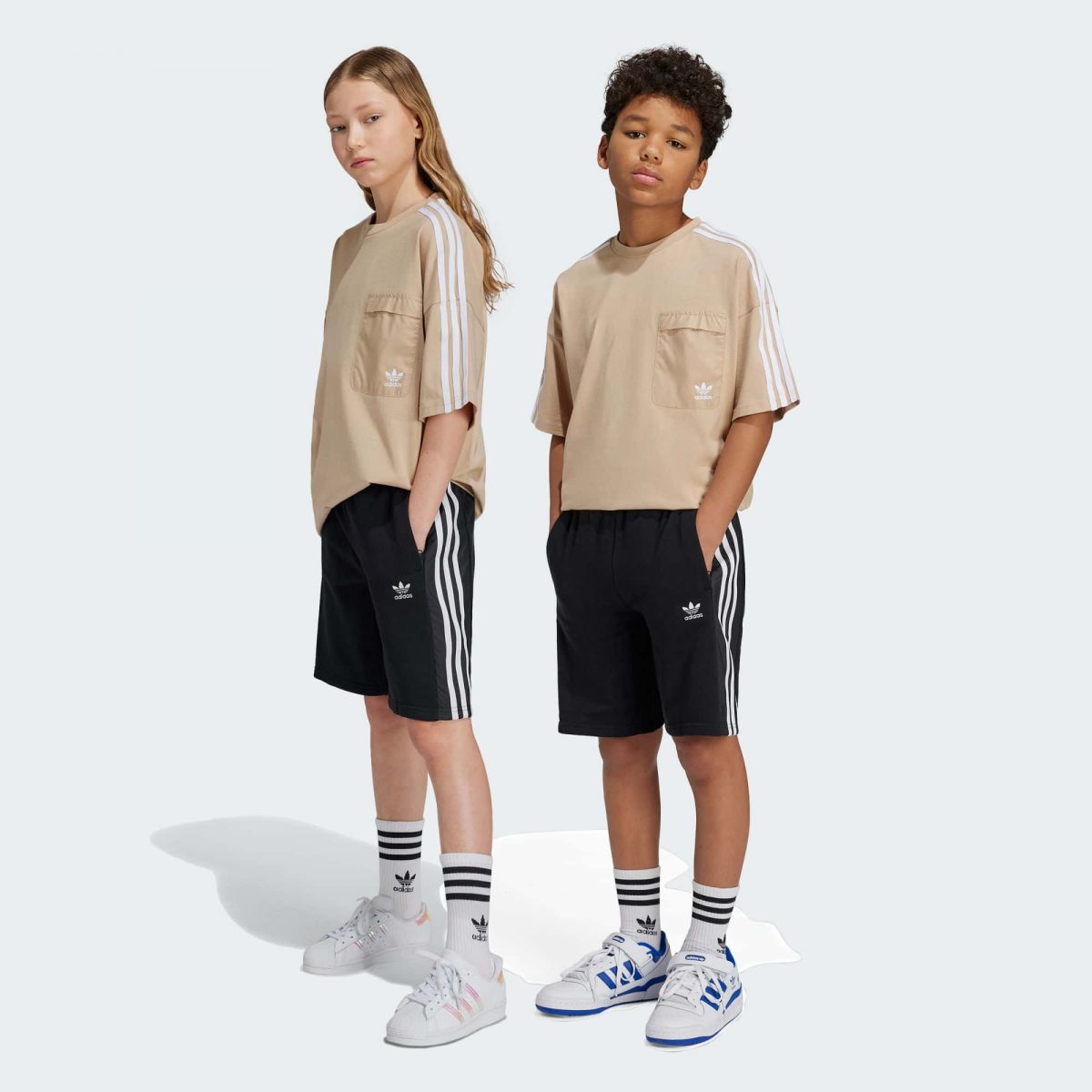 Детские шорты adidas ADICOLOR SHORTS фото