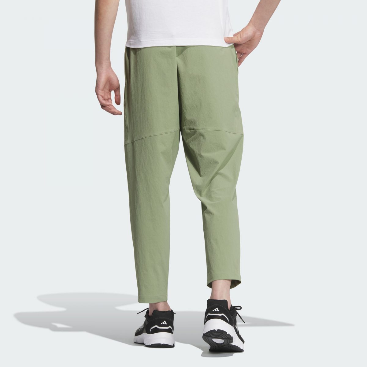 Мужские брюки adidas MUST HAVES WOVEN PANTS фотография