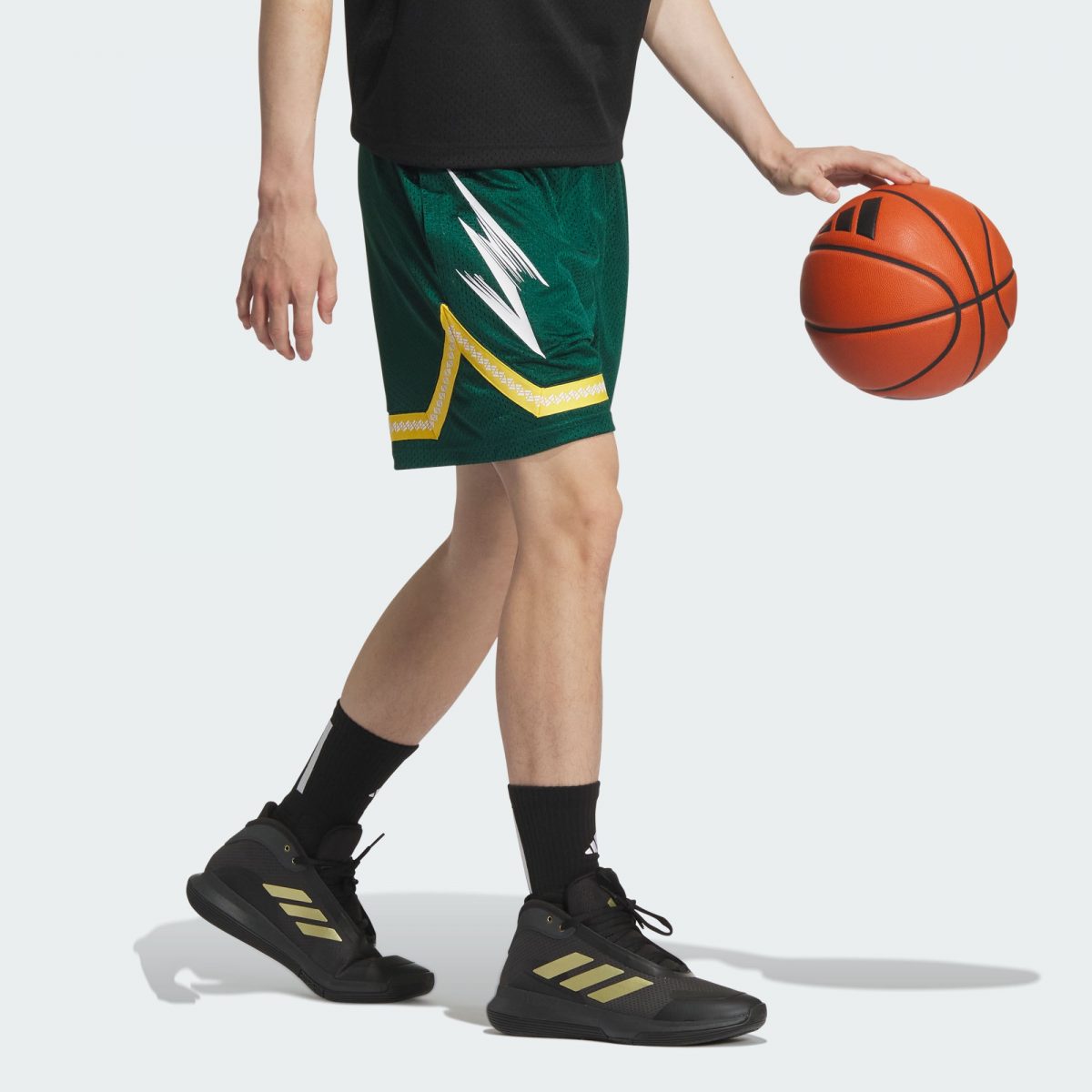 Мужские шорты adidas BASKETBALL SHORTS фото