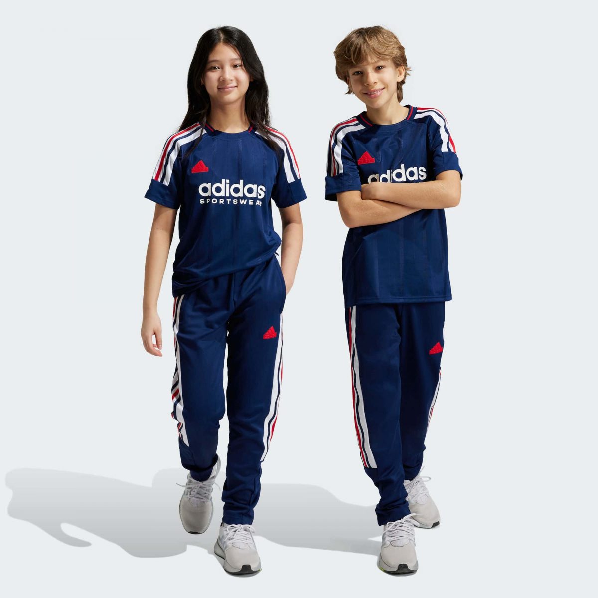 Детские брюки adidas TIRO NATIONS PACK JOGGERS фото