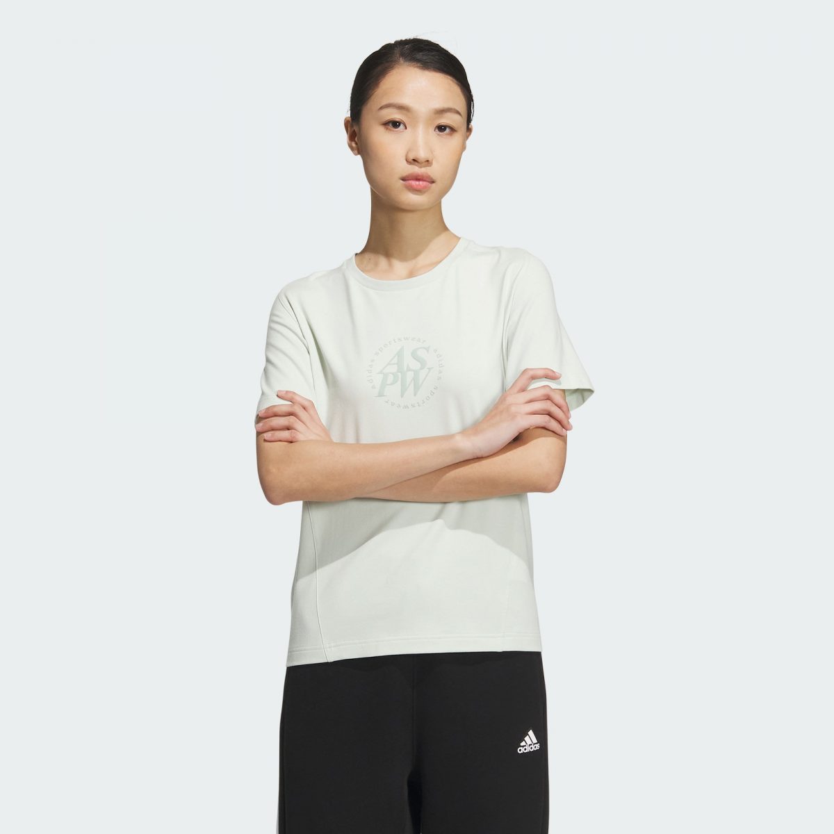 Женская футболка adidas LOUNGE SHORT SLEEVE T-SHIRT JJ1570 фото