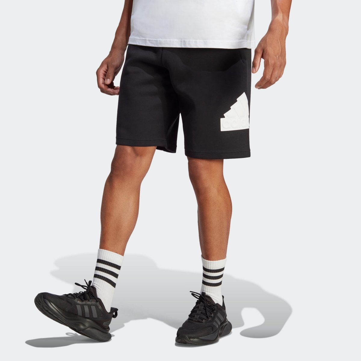 Мужские шорты adidas FUTURE ICONS BADGE OF SHORTS фото
