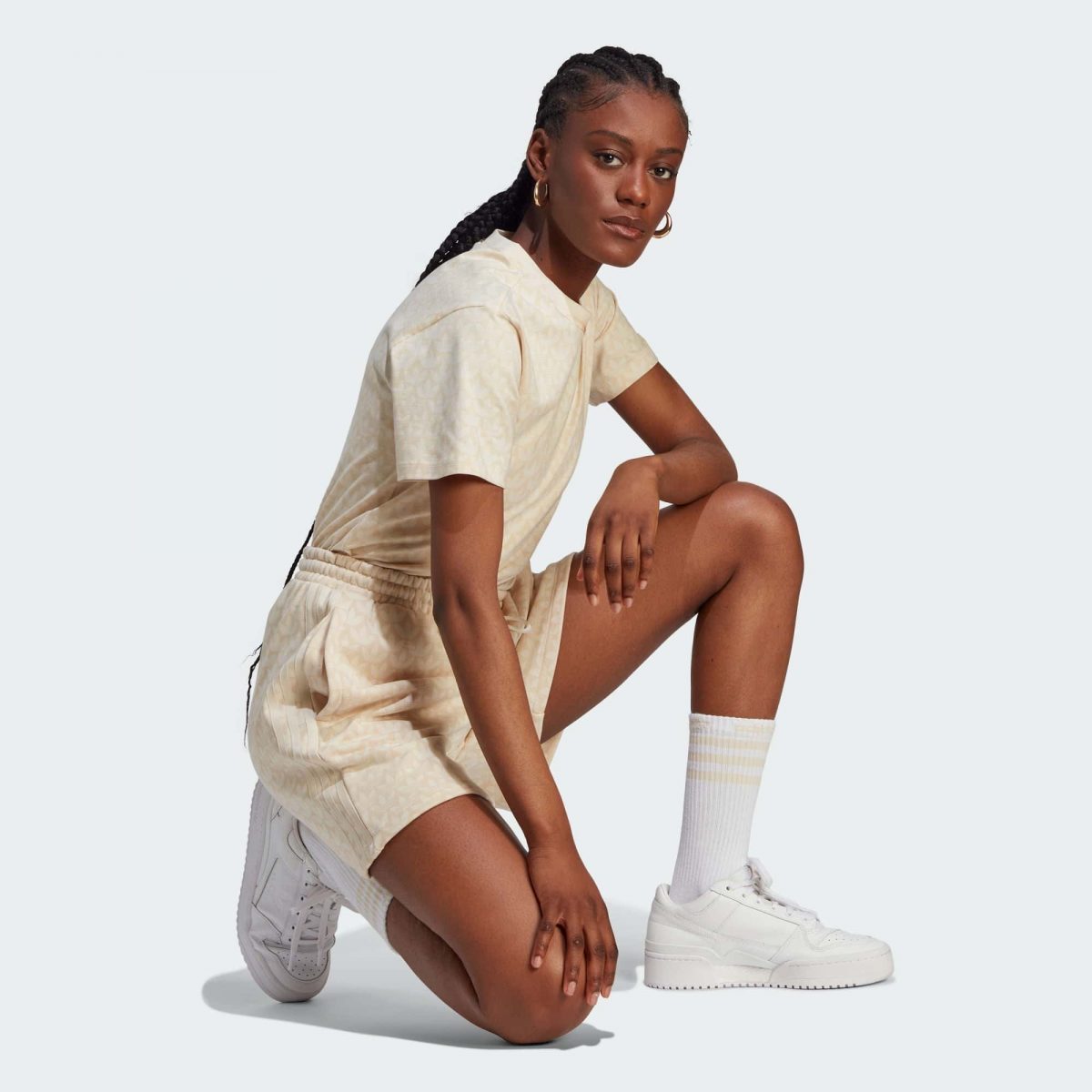 Женские шорты adidas TREFOIL MONOGRAM SHORTS Белые