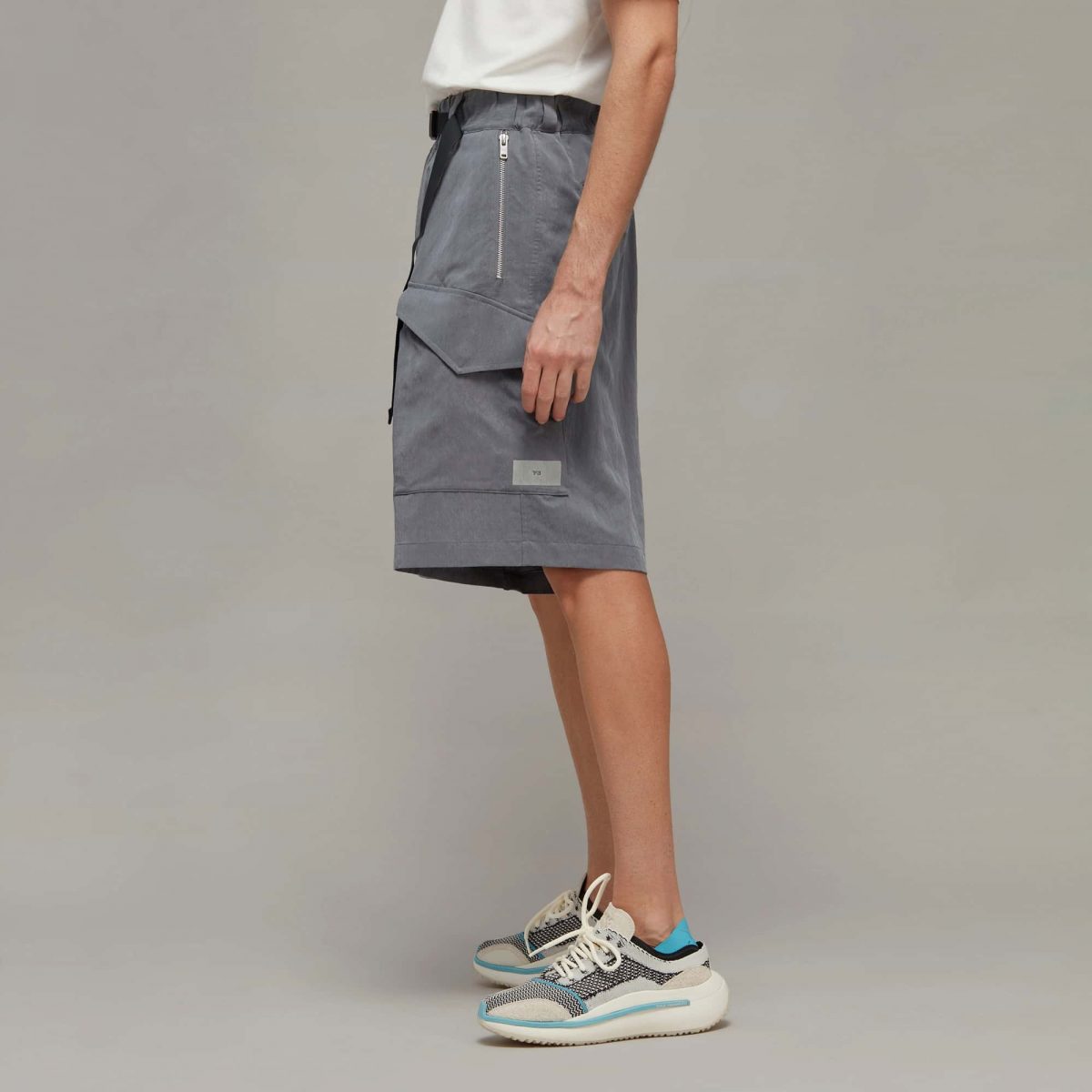 Мужские шорты adidas UTILITY WOVEN SHORTS фотография