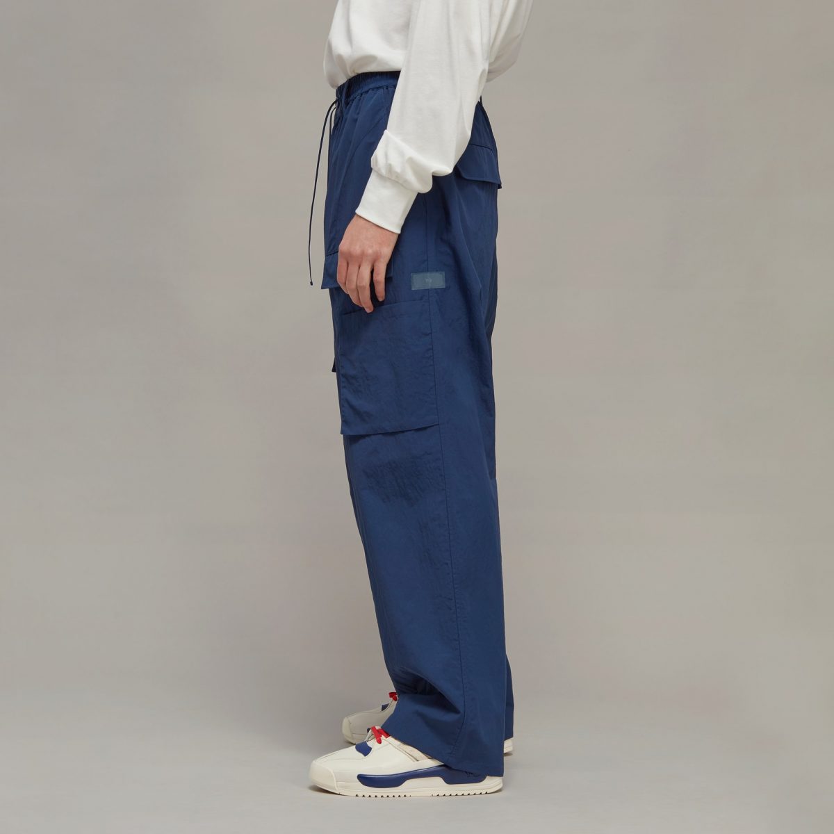 Мужские брюки adidas CRINKLE NYLON PANTS фотография