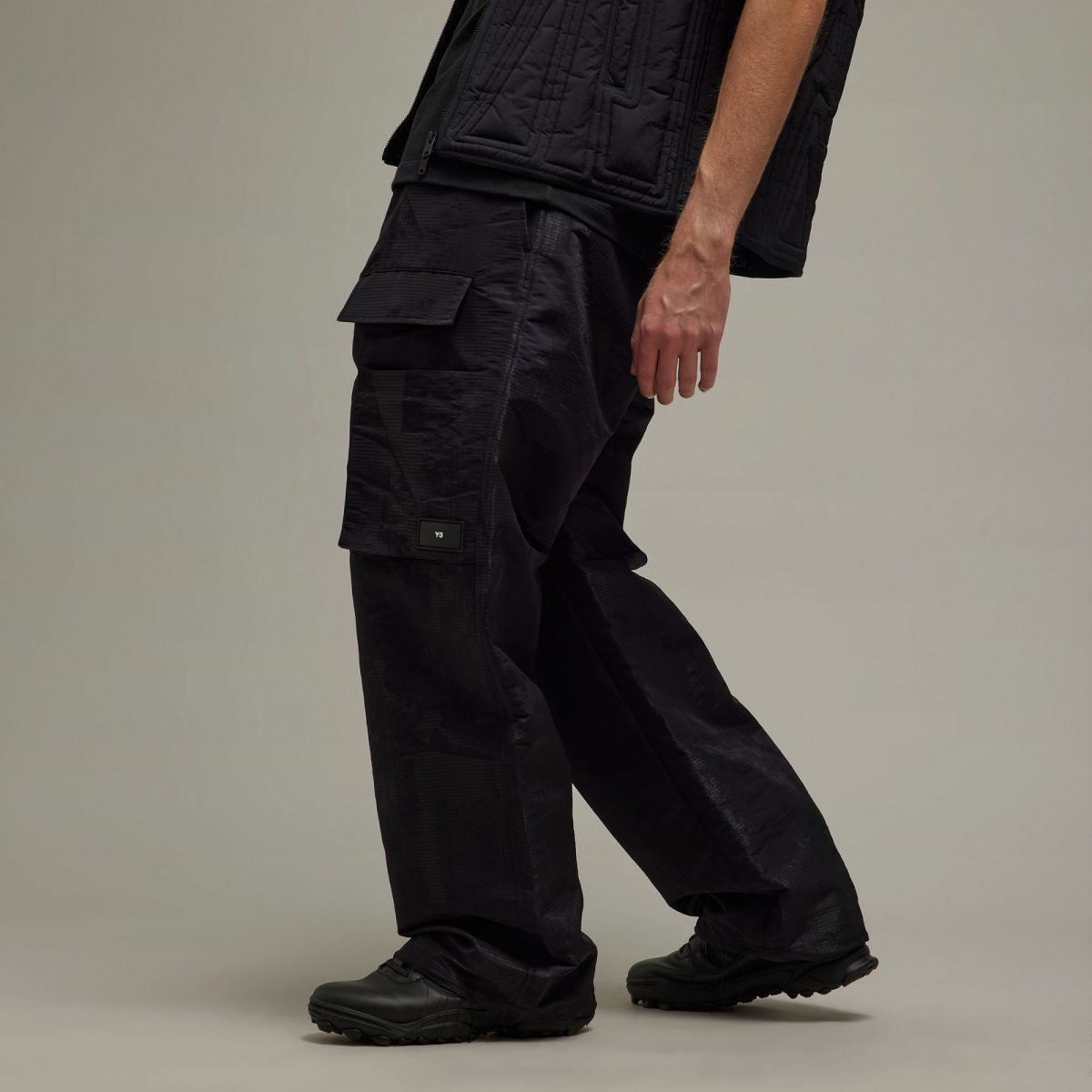 Мужские брюки adidas LINED JACQUARD RIPSTOP PANTS фотография